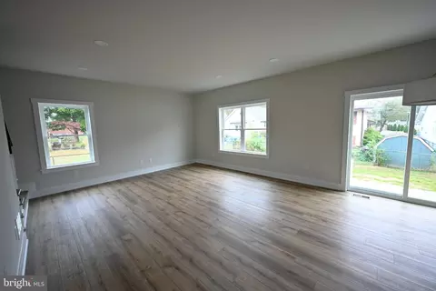 Living - 730 E 2nd St, Florence, NJ 08518 photo 4 of 6