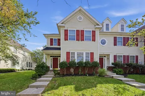 13 Horseshoe Pl, Chesterfield, NJ 08515