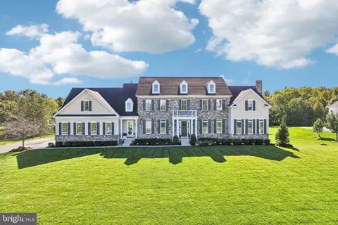 2 Zelkova Run Rd, Moorestown, NJ 08057