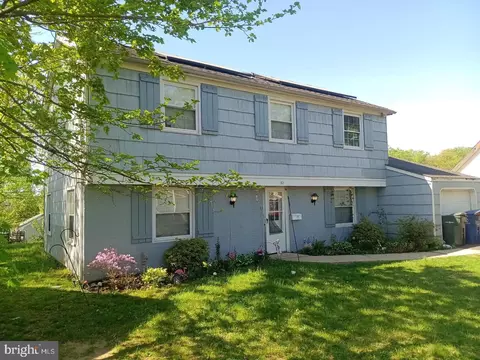 32 Palfrey Ln, Willingboro, NJ 08046