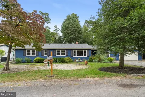 211 Briarwood Trl, Medford Lakes, NJ 08055