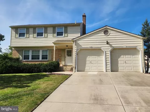 4 Overington Ave, Marlton, NJ 08053