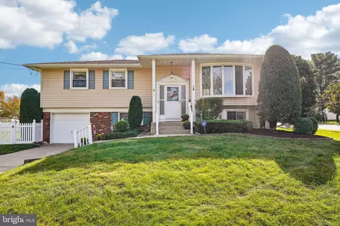 Exterior - 2 Hunter Dr, Delran, NJ 08075 photo 1 of 7