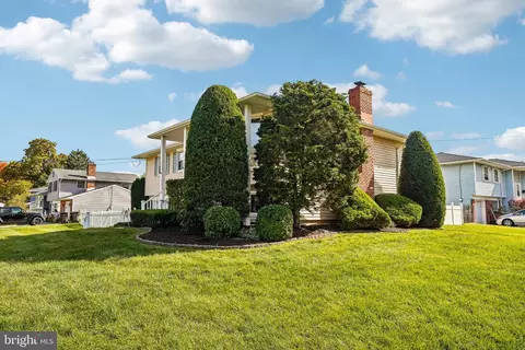 Exterior - 2 Hunter Dr, Delran, NJ 08075 photo 2 of 7