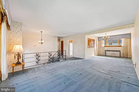 Living - 2 Hunter Dr, Delran, NJ 08075 photo 2 of 7