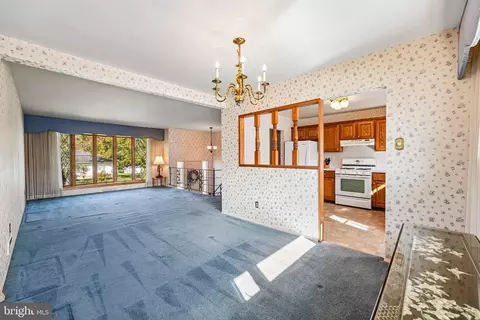 Living - 2 Hunter Dr, Delran, NJ 08075 photo 3 of 7