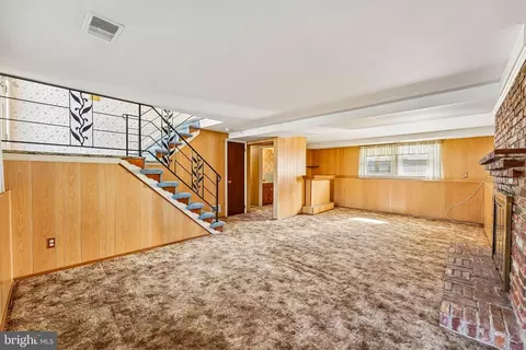 Living - 2 Hunter Dr, Delran, NJ 08075 photo 5 of 7