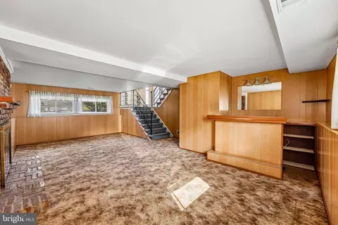 Living - 2 Hunter Dr, Delran, NJ 08075 photo 6 of 7