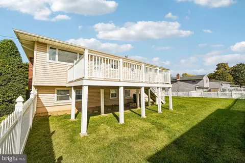 Exterior - 2 Hunter Dr, Delran, NJ 08075 photo 5 of 7