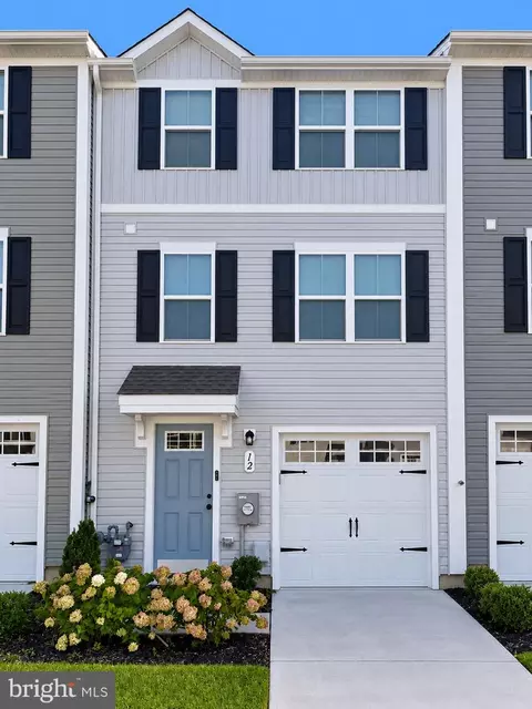 12 L Wendowski St, Beverly, NJ 08010