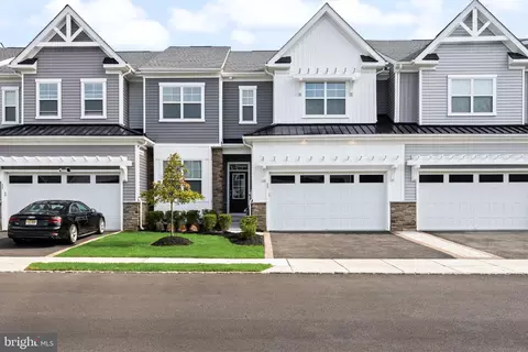 33 Baldwin Ct, Medford, NJ 08055