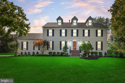 108 Paddock Dr, Columbus, NJ 08022