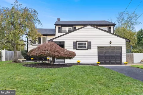 9 Thorntown Ln, Bordentown, NJ 08505