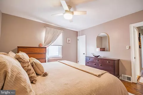 Bedroom - 44 S Forklanding Rd, Maple Shade, NJ 08052 photo 2 of 5