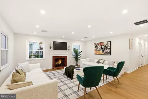 35 Eagen Ln, Willingboro, NJ 08046