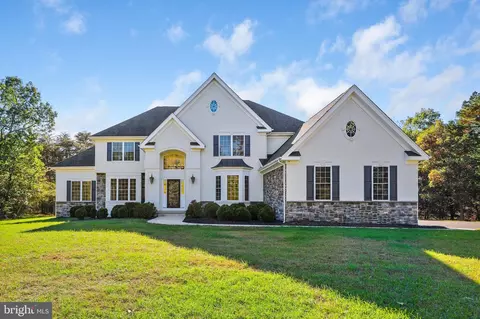 56 Oxford Cir, Southampton, NJ 08088