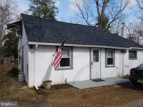 9 Pine Ln, Hainesport, NJ 08036