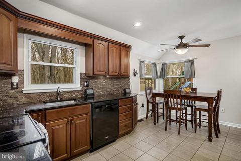691 Cornwallis Dr, Mount Laurel, NJ 08054 photo 6