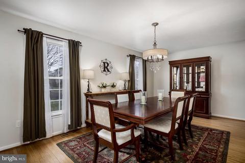691 Cornwallis Dr, Mount Laurel, NJ 08054 photo 2