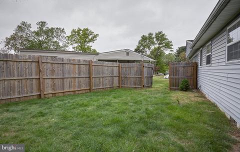 27 Avon Pl, Maple Shade, NJ 08052 photo 5