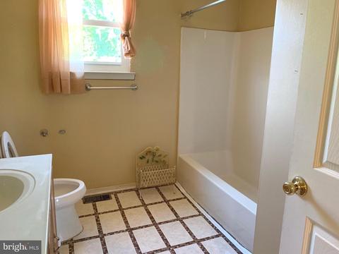 621 3rd St, Beverly, NJ 08010 photo 9