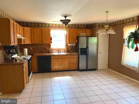 621 3rd St, Beverly, NJ 08010 photo 2