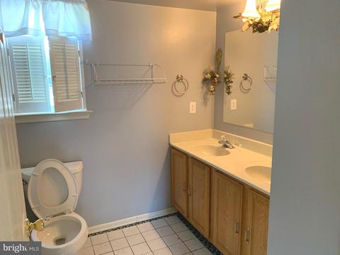 621 3rd St, Beverly, NJ 08010 photo 4