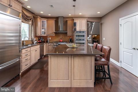 203 Eagle Ct, Moorestown, NJ 08057 photo 9