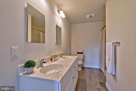 210 N Pine Ave, Maple Shade, NJ 08052 photo 30
