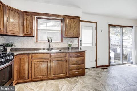 426 Harrison St, Riverside, NJ 08075 photo 6