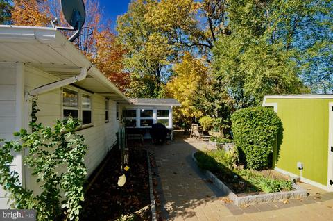 429 E Front St, Florence, NJ 08518 photo 4