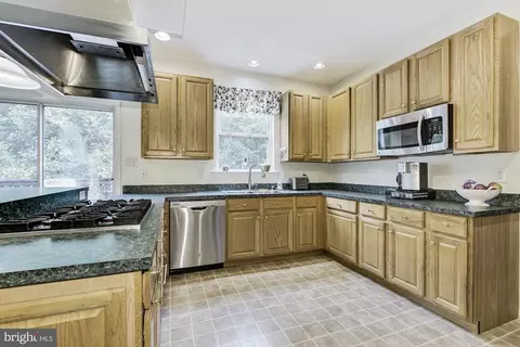 93 Stoneham Dr, Delran, NJ 08075 photo 5