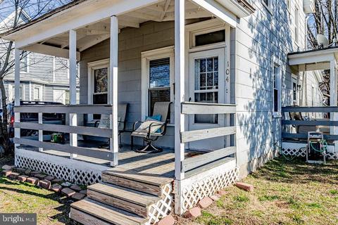 104 Pine St, Beverly, NJ 08010 photo 1