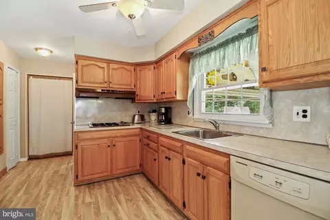 300 Juniata Ave, Delran, NJ 08075 photo 10