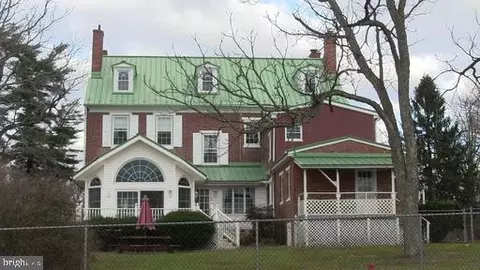 40 Retreat Rd, Southampton, NJ 08088