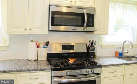 18 Navy Dr, Delran, NJ 08075 photo 9