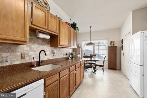 18 Ashley Dr, Delran, NJ 08075 photo 5