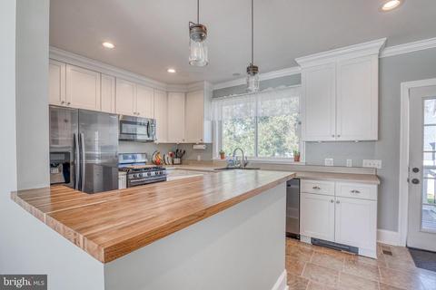 419 E Main St, Maple Shade, NJ 08052 photo 9