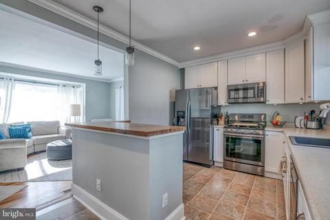 419 E Main St, Maple Shade, NJ 08052 photo 8
