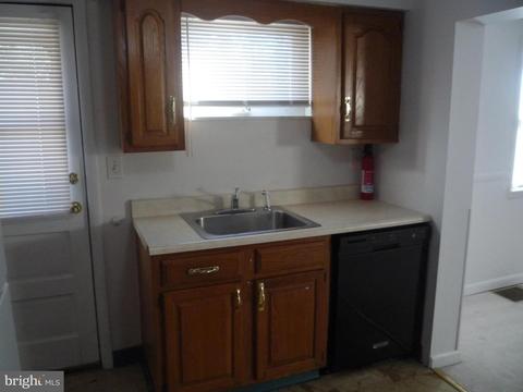 52 E Park Ave, Maple Shade, NJ 08052 photo 6