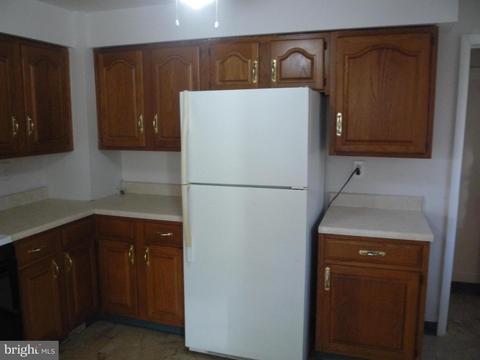 52 E Park Ave, Maple Shade, NJ 08052 photo 4