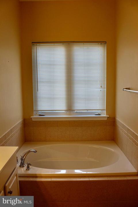 2 Fox Ct, Riverside, NJ 08075 photo 17