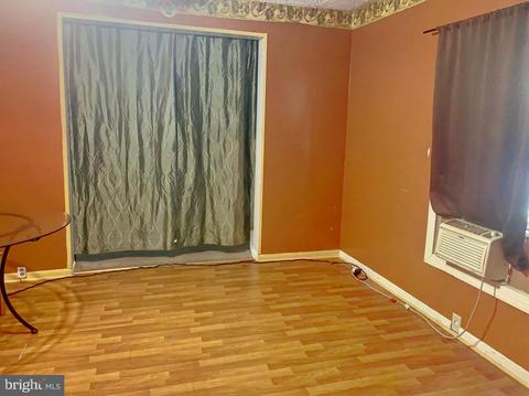 426 E Pine St, Millville, NJ 08332 photo 3