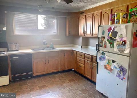426 E Pine St, Millville, NJ 08332 photo 6