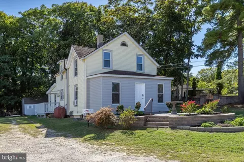 73 W Chestnut Ave, Vineland, NJ 08360