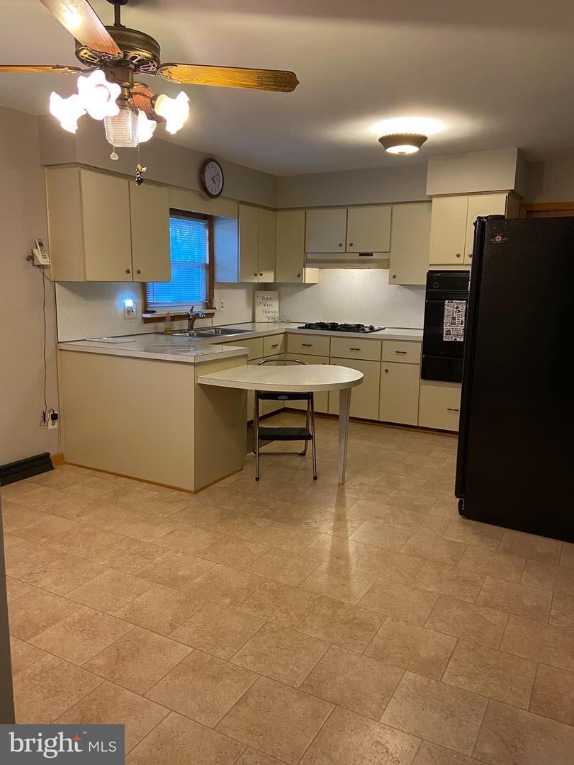  593 N Valley Ave, Vineland, NJ 08360 photo 3