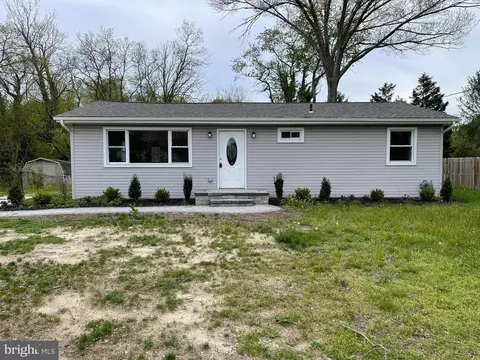 569 E Butler Ave, Vineland, NJ 08360