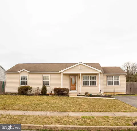1040 Rainforest Dr, Vineland, NJ 08360