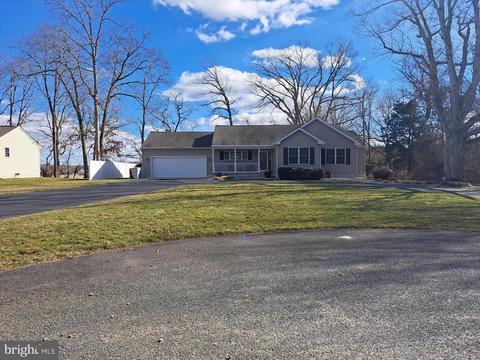 2581 Meade Dr, Vineland, NJ 08361