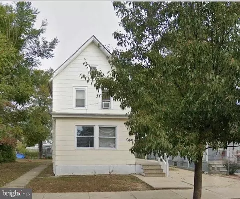 310 W Grape St, Vineland, NJ 08360